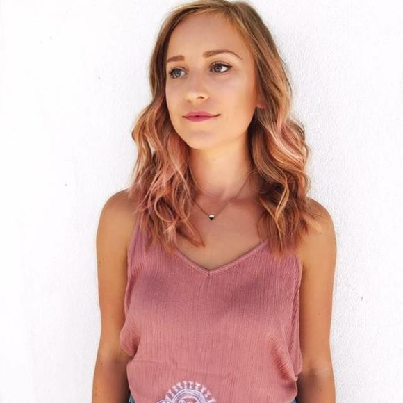 Meet your Posher, Carolyn - Picture 1 of 1